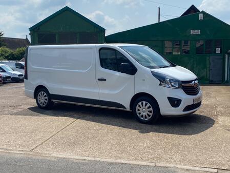 VAUXHALL VIVARO 1.6 CDTi 2900 BiTurbo ecoTEC Sportive