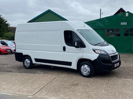 PEUGEOT BOXER 2.2 BlueHDi 335 Professional