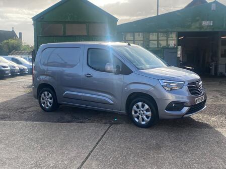 VAUXHALL COMBO 1.5 Turbo D 2000 Limited Edition Nav