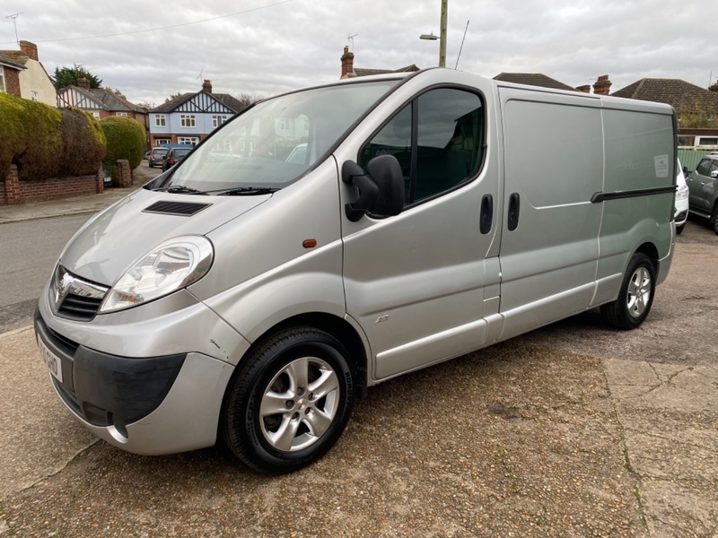 VAUXHALL VIVARO