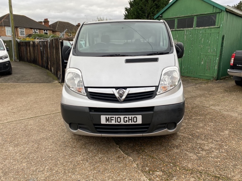 VAUXHALL VIVARO