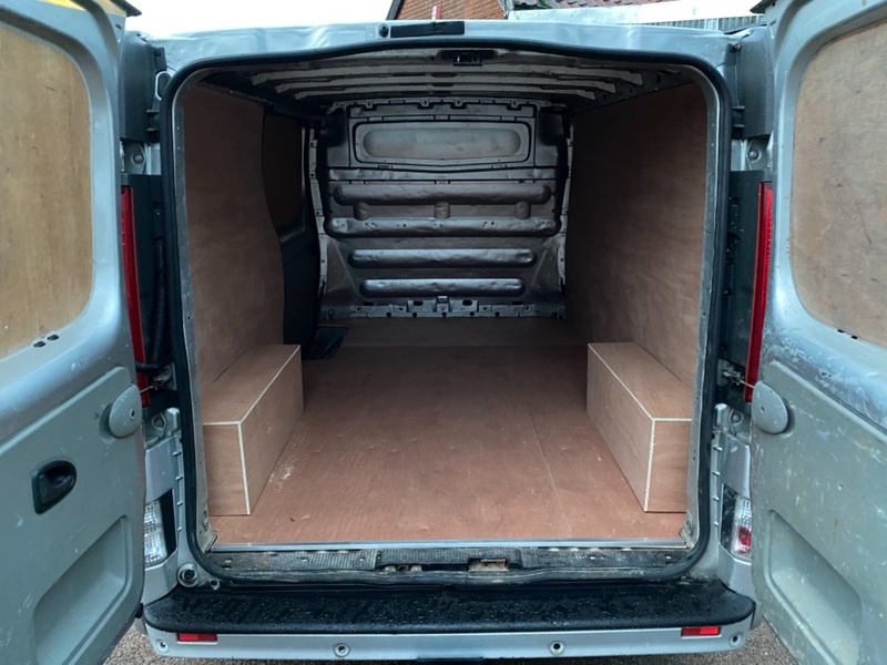 VAUXHALL VIVARO