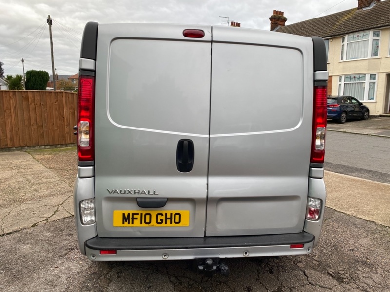 VAUXHALL VIVARO