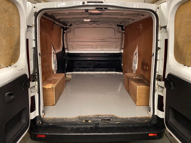 RENAULT TRAFIC