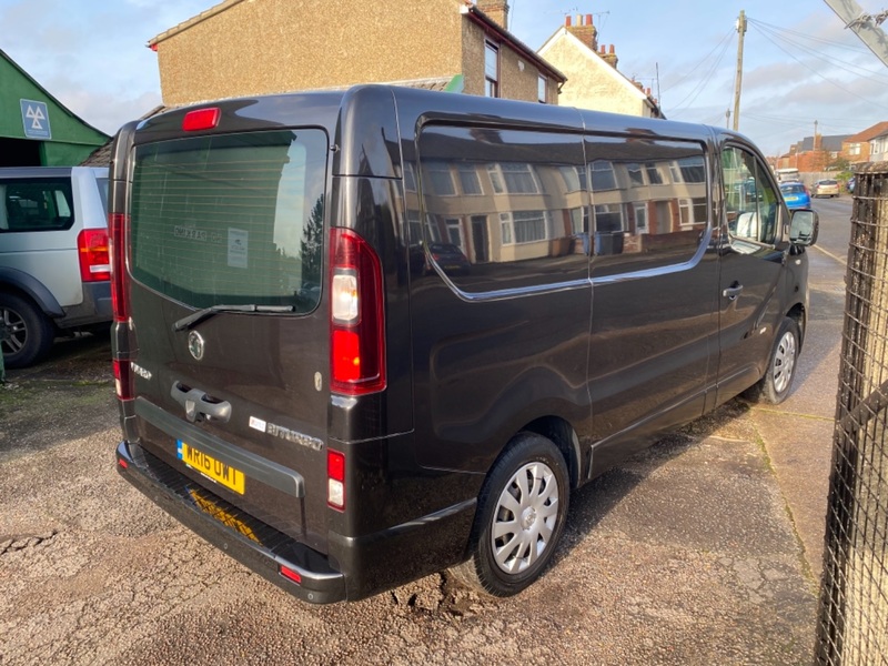 VAUXHALL VIVARO