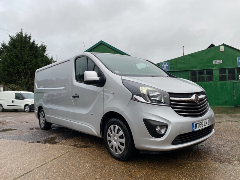 VAUXHALL VIVARO