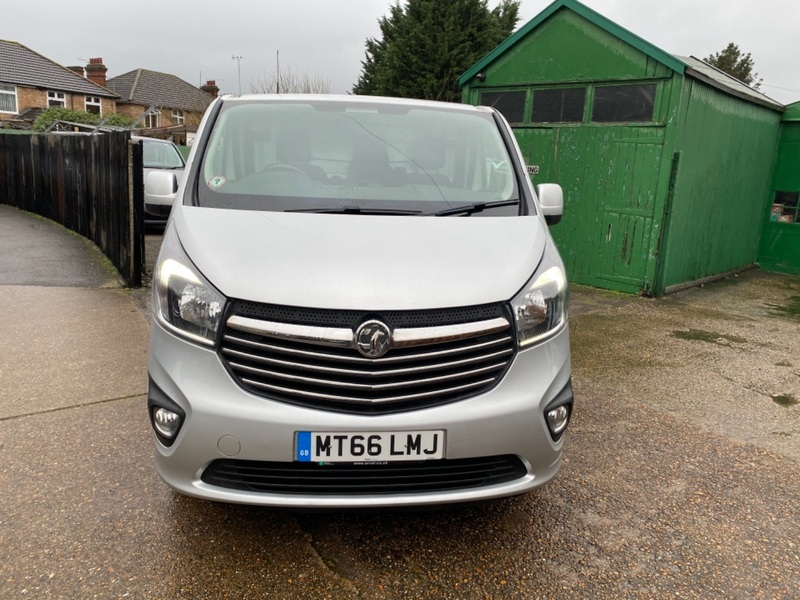 VAUXHALL VIVARO