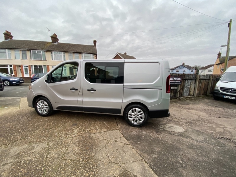 RENAULT TRAFIC