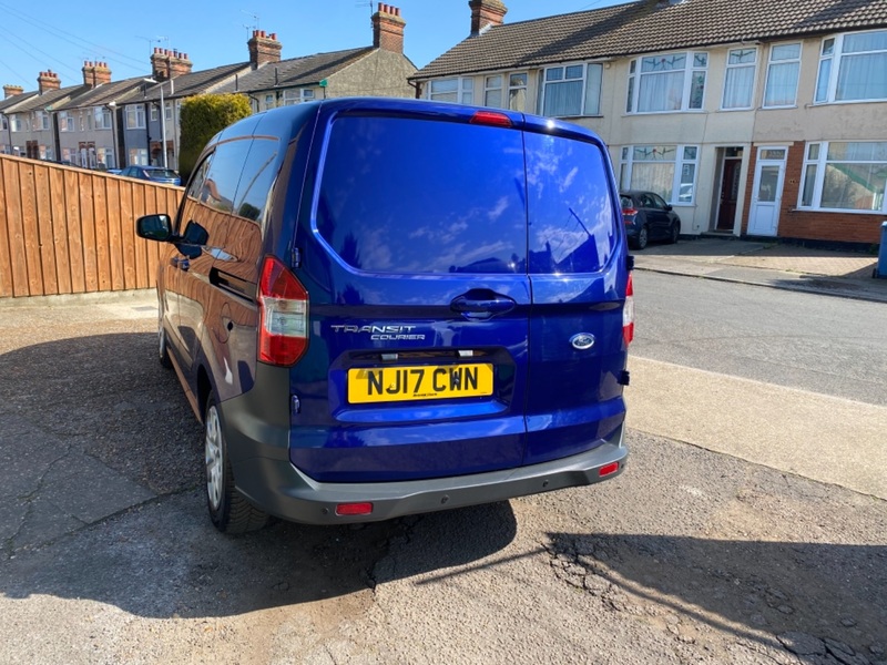 FORD TRANSIT COURIER