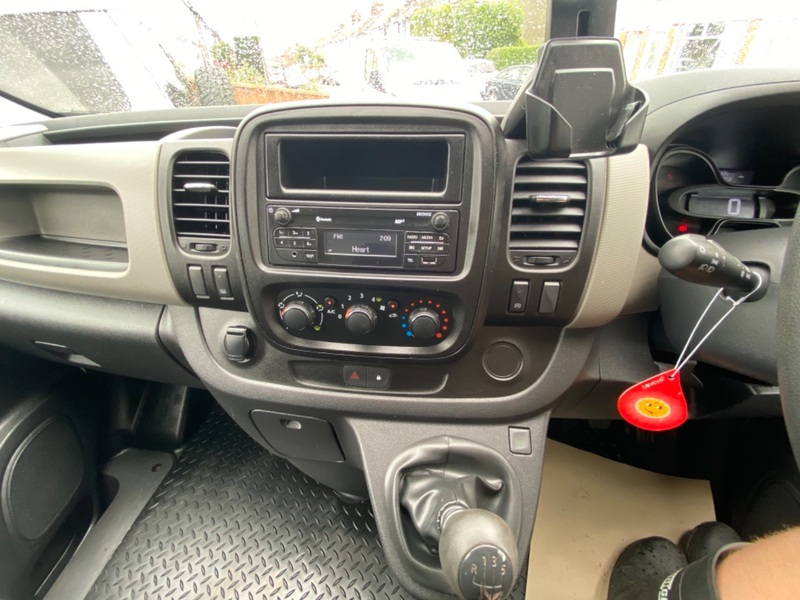 RENAULT TRAFIC