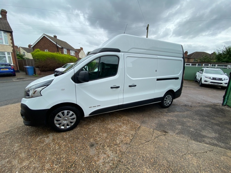 RENAULT TRAFIC