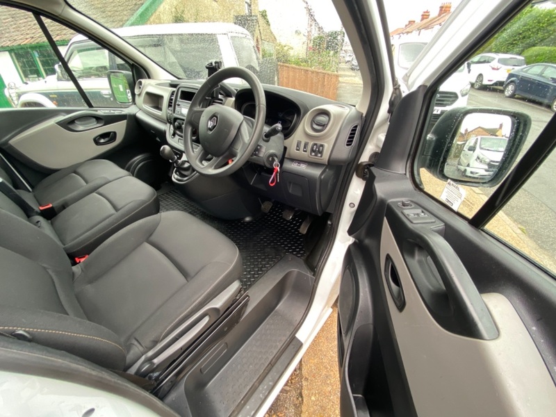 RENAULT TRAFIC