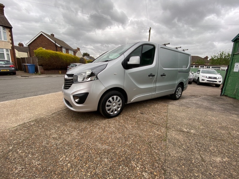 VAUXHALL VIVARO