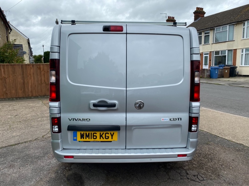 VAUXHALL VIVARO