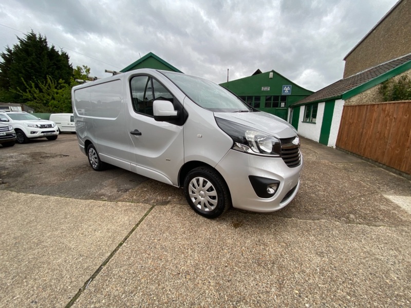 VAUXHALL VIVARO