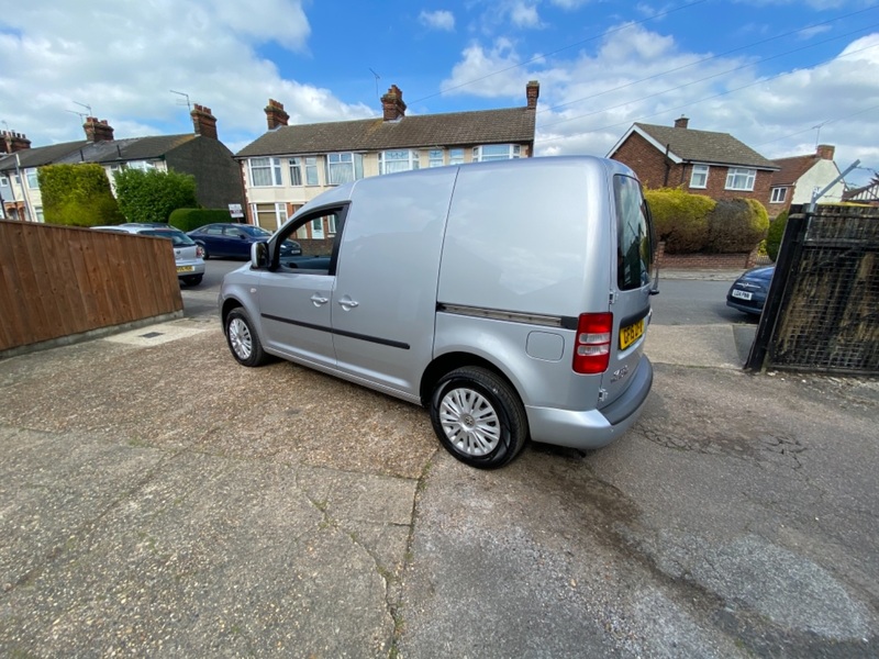 VOLKSWAGEN CADDY