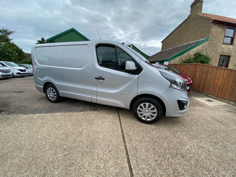 VAUXHALL VIVARO