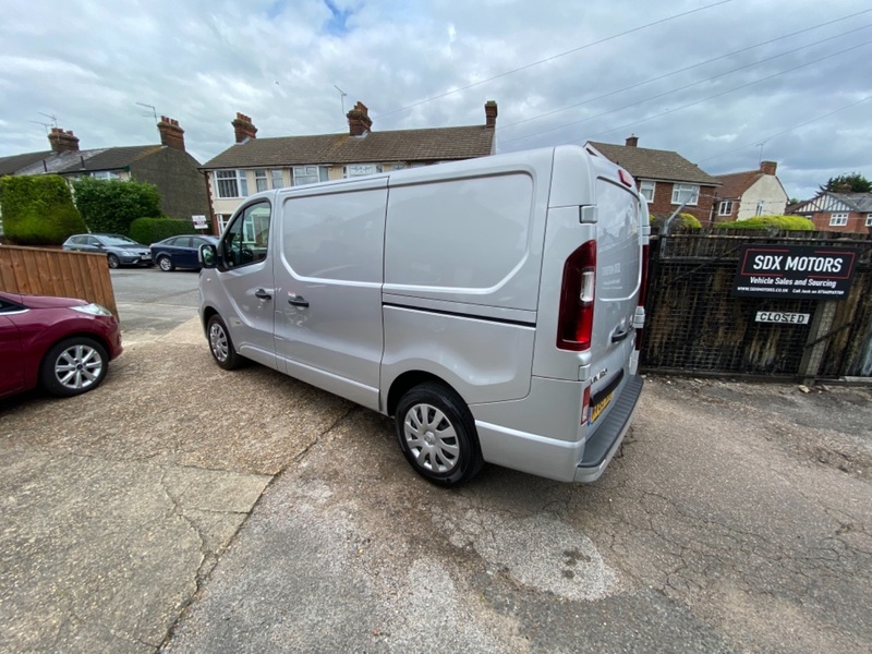 VAUXHALL VIVARO