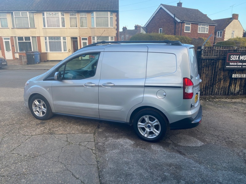 FORD TRANSIT COURIER