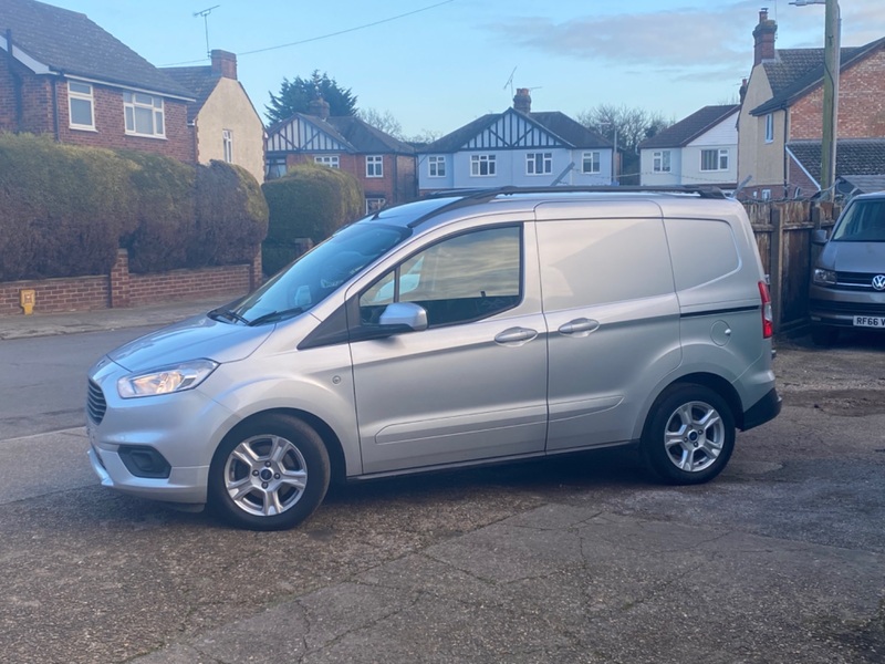 FORD TRANSIT COURIER