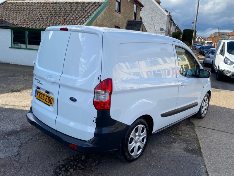 FORD TRANSIT COURIER