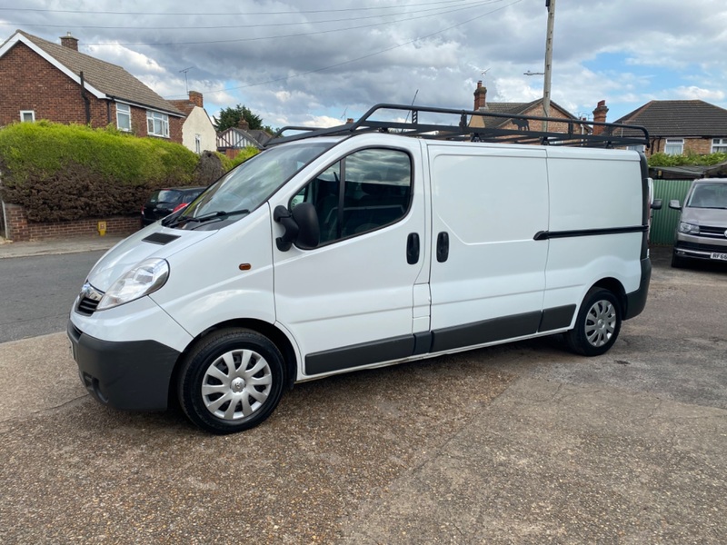 VAUXHALL VIVARO