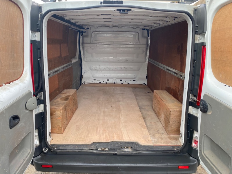 VAUXHALL VIVARO