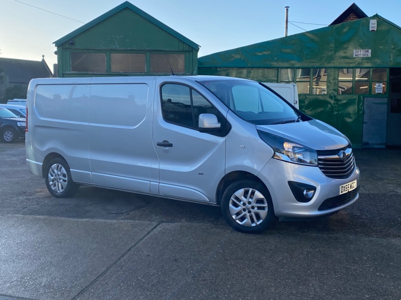 VAUXHALL VIVARO