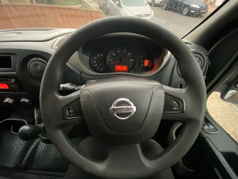 NISSAN NV400