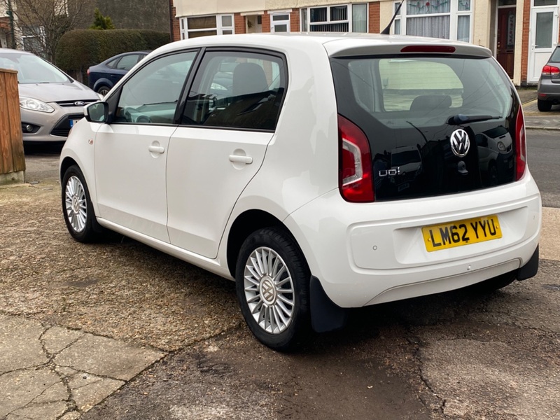 VOLKSWAGEN UP