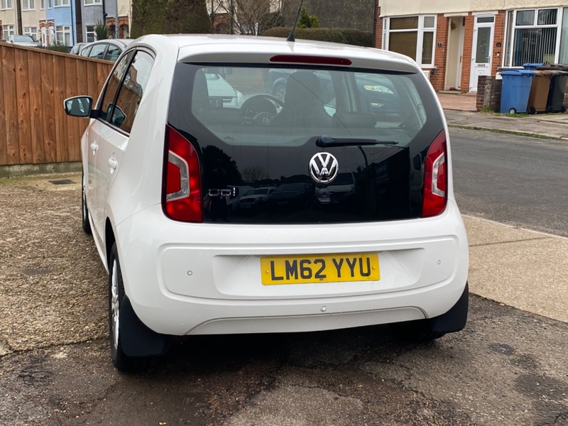 VOLKSWAGEN UP