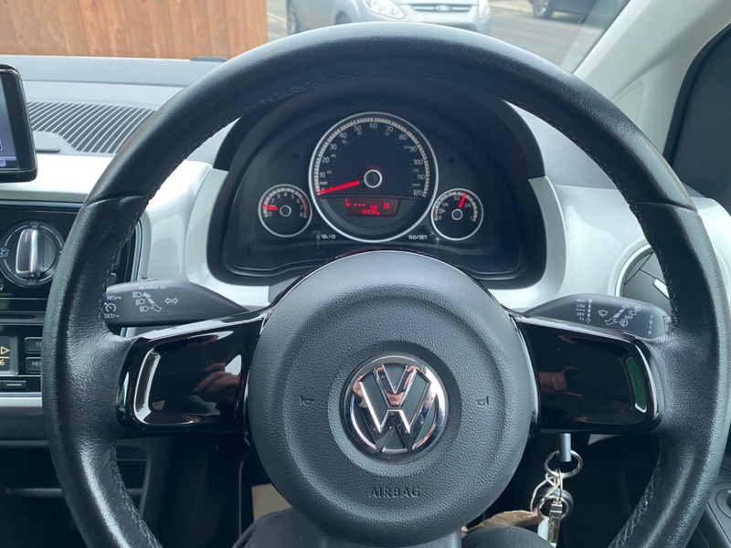 VOLKSWAGEN UP