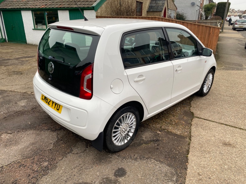 VOLKSWAGEN UP