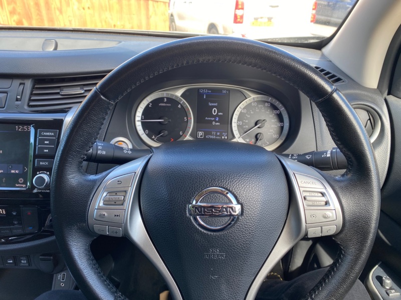 NISSAN NAVARA